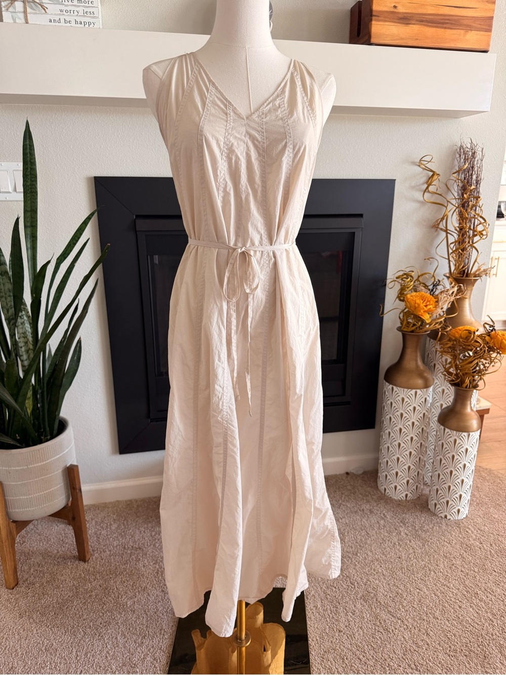 Athleta Cream Sleeveless V-Neck Tie-Waist Maxi Dress